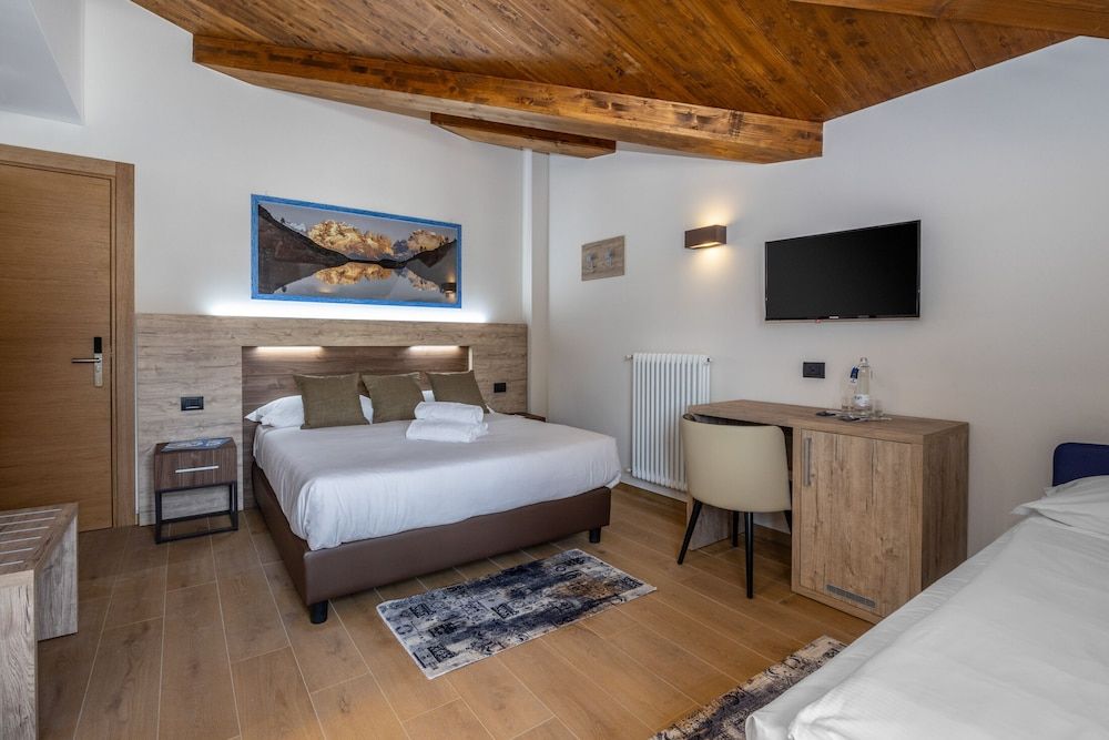 Park Hotel Superior Triple Room 3