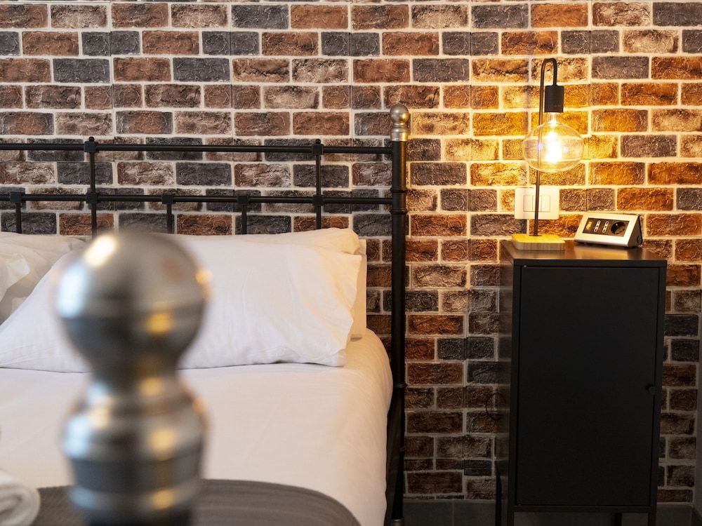 Salotto Piramide B&B Double room with private external bathroom 9