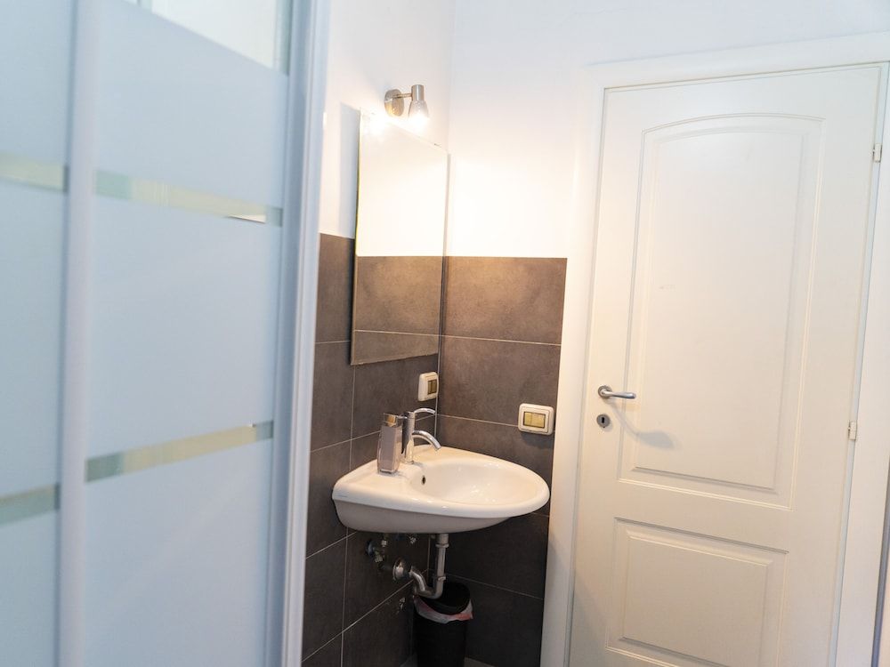 Salotto Piramide B&B Double room with private external bathroom 4