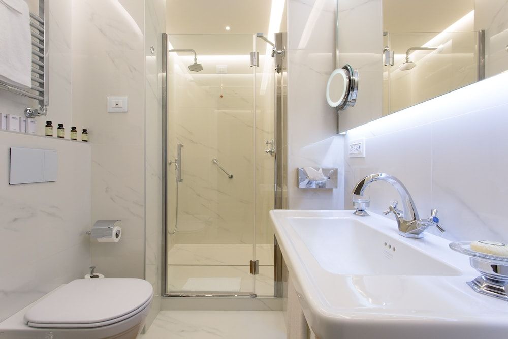 undefined Hotel degli Artisti 9