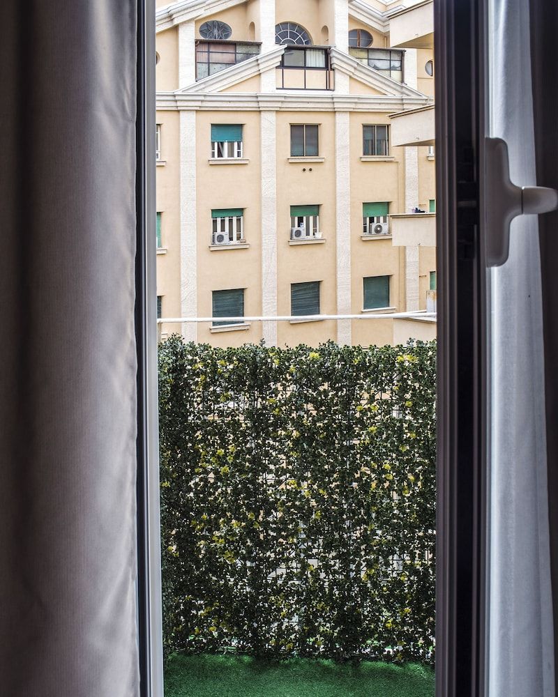 Vaticano Julia Luxury Rooms Deluxe Double or Twin Room 9