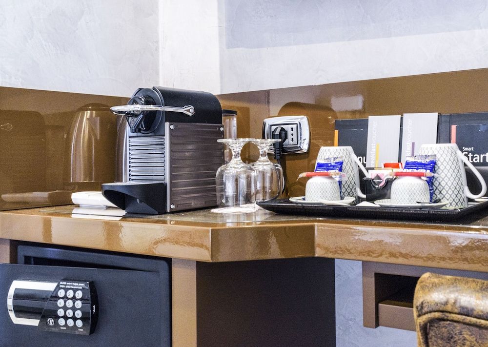 Vaticano Julia Luxury Rooms Deluxe Double or Twin Room 8