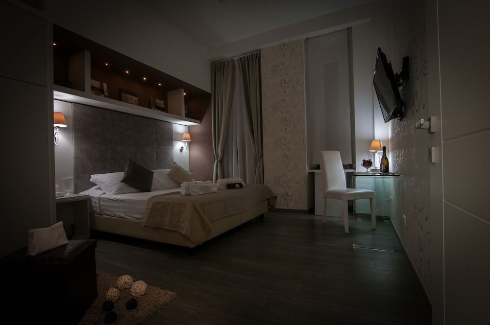 undefined Elenoire Rooms & Suite 5