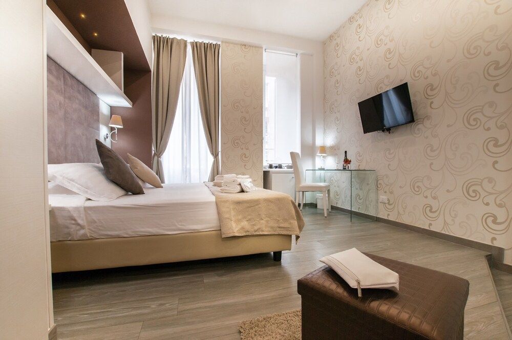 undefined Elenoire Rooms & Suite 6