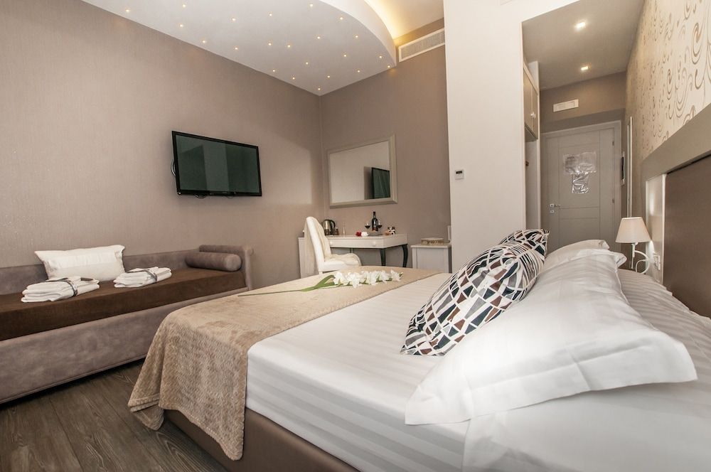 Elenoire Rooms & Suite Suite 8