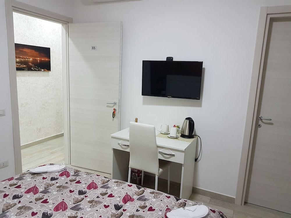 Napoli Relais Classic Double or Twin Room 19