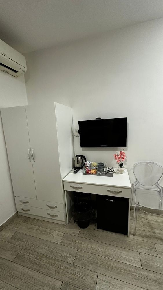 Napoli Relais Classic Double or Twin Room 20