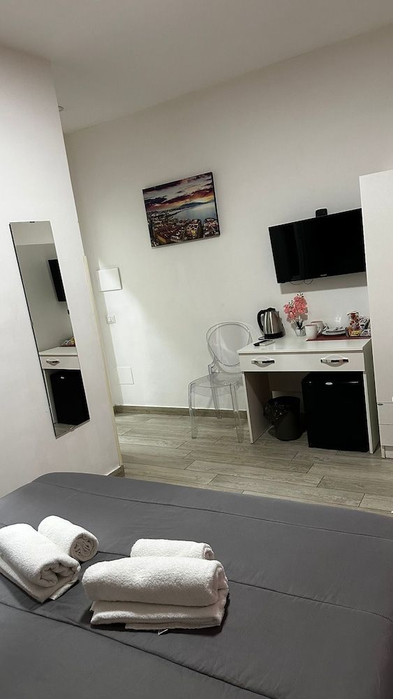 Napoli Relais Classic Double or Twin Room 21