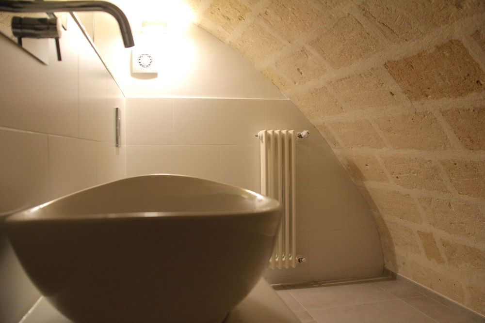 LAMIA Room Rentals Traditional Double Room (Grotta) 5
