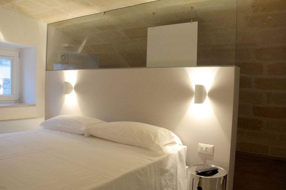 LAMIA Room Rentals Traditional Double Room (Grotta)