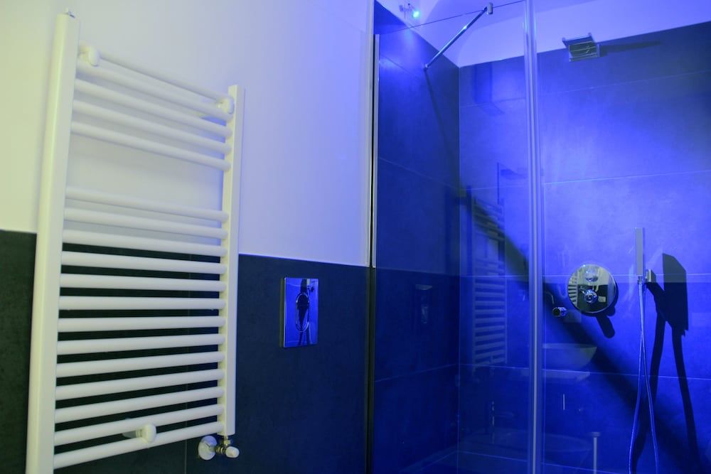 LAMIA Room Rentals Standard Double Room 8