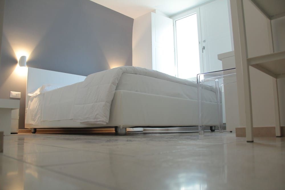 LAMIA Room Rentals Standard Double Room 3