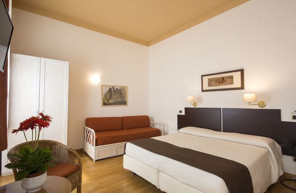 undefined Piazza Paradiso Accomodation 3