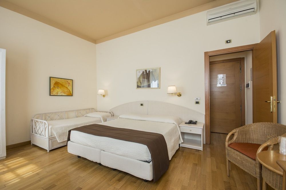 undefined Piazza Paradiso Accomodation 10