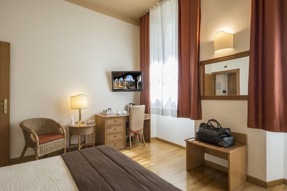 undefined Piazza Paradiso Accomodation