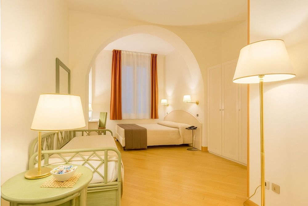 Piazza Paradiso Accomodation Quadruple Room 13