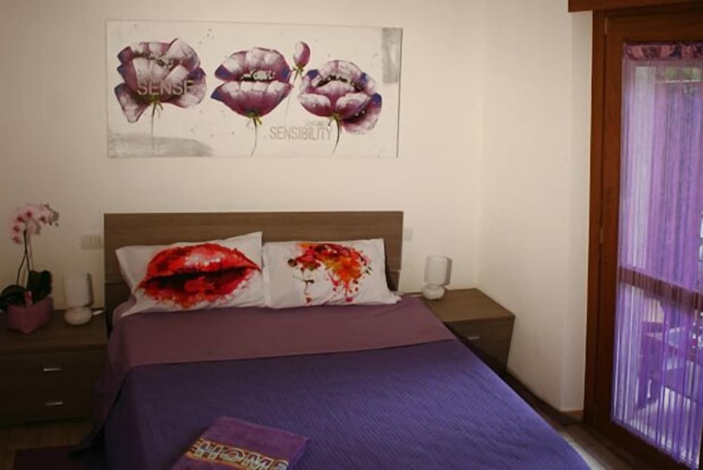 undefined B&B SheLisa 5