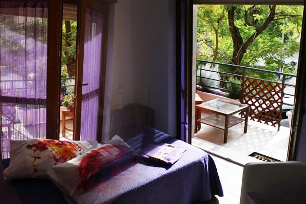 B&B SheLisa Double Room, Private Bathroom 4