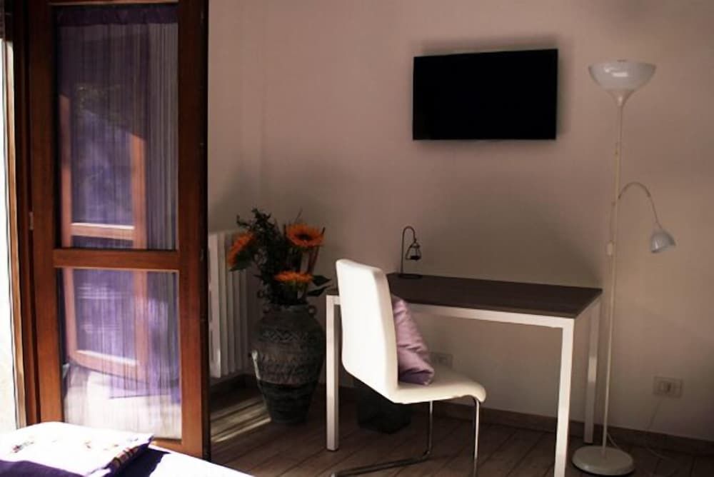 undefined B&B SheLisa 8