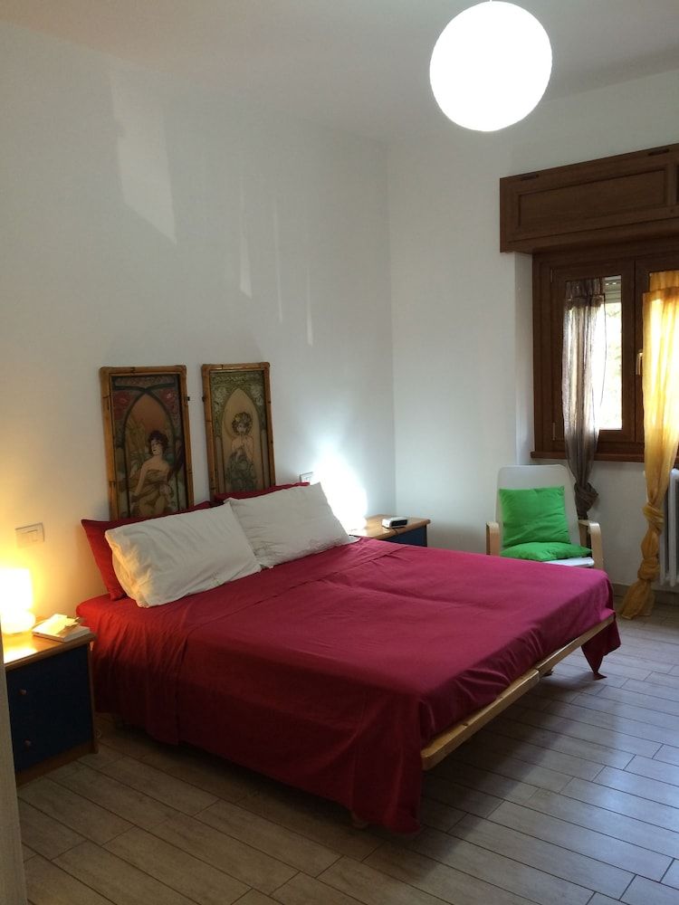 undefined B&B SheLisa