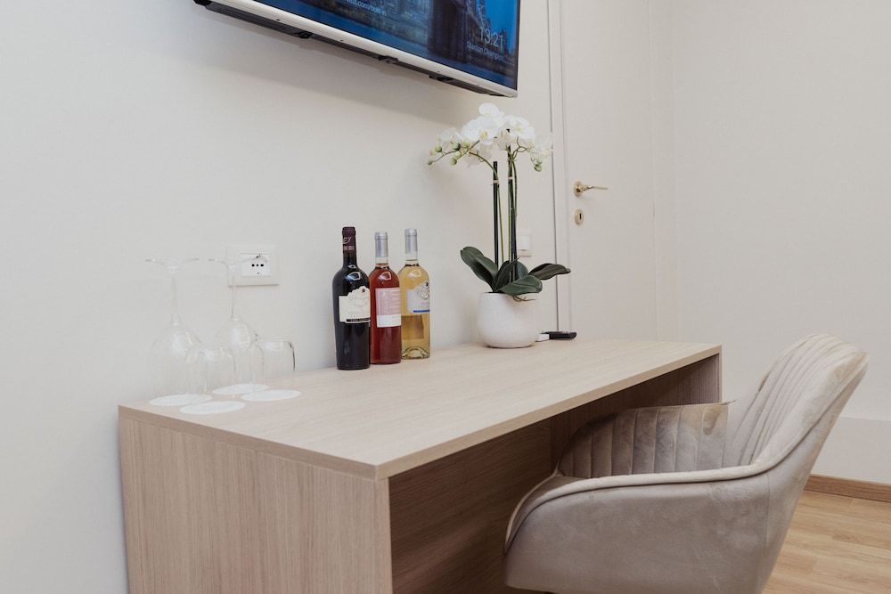 Cesare ai Cavalieri Suites Superior Room 14