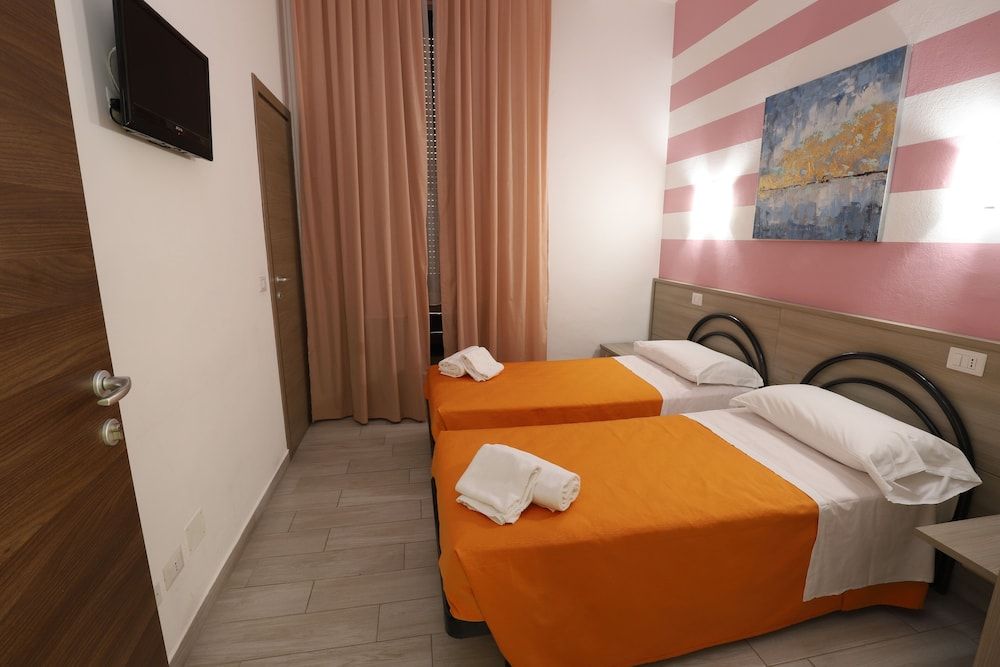 Hotel Leonardo da Vinci Double or Twin Room, Ensuite 8