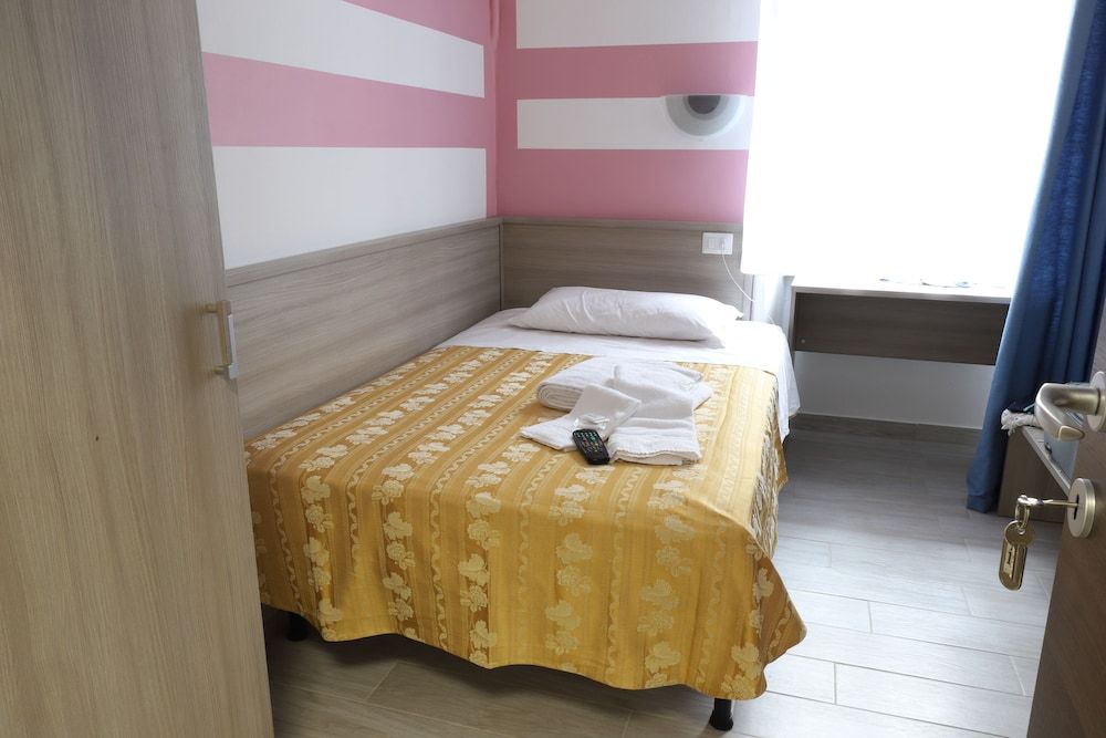 undefined Hotel Leonardo da Vinci