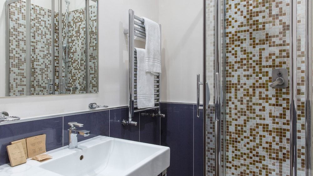 Monti First Double Room (Small) 9