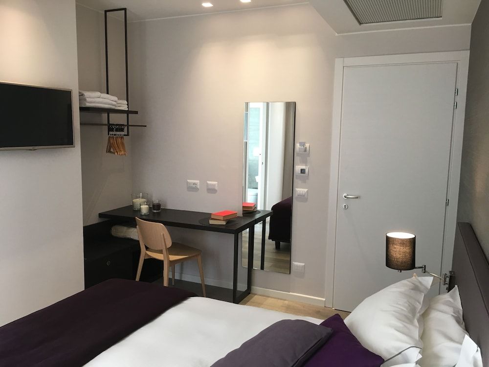 La Bella Modena Double Room 11