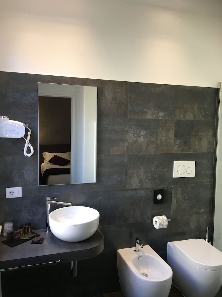 La Bella Modena Superior Double Room 8