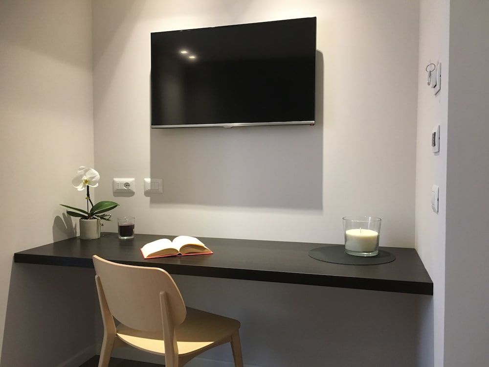 La Bella Modena Superior Double Room 13