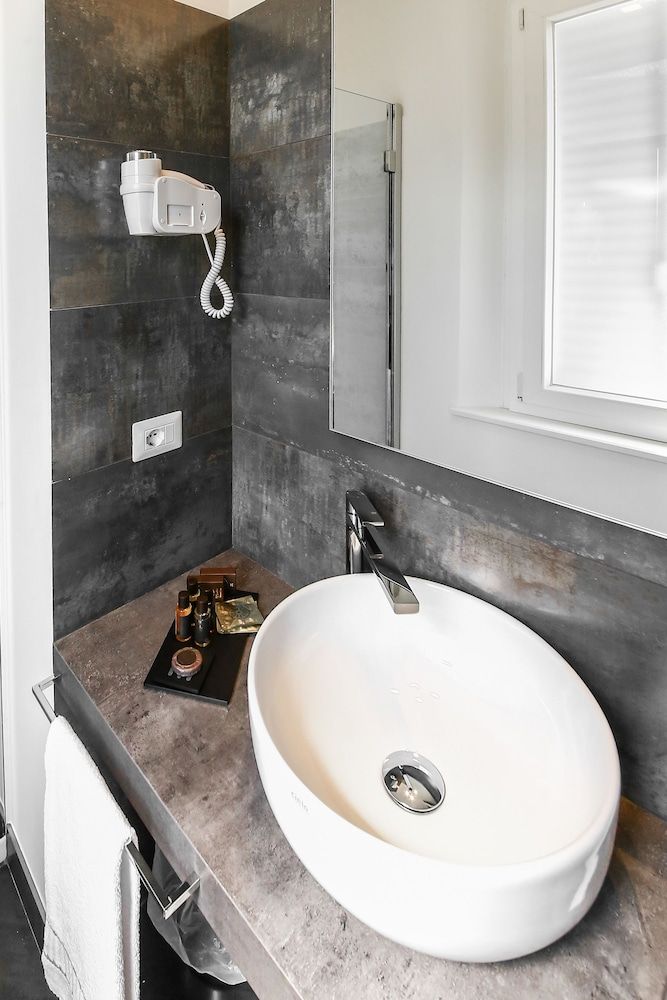 La Bella Modena Double Room 9