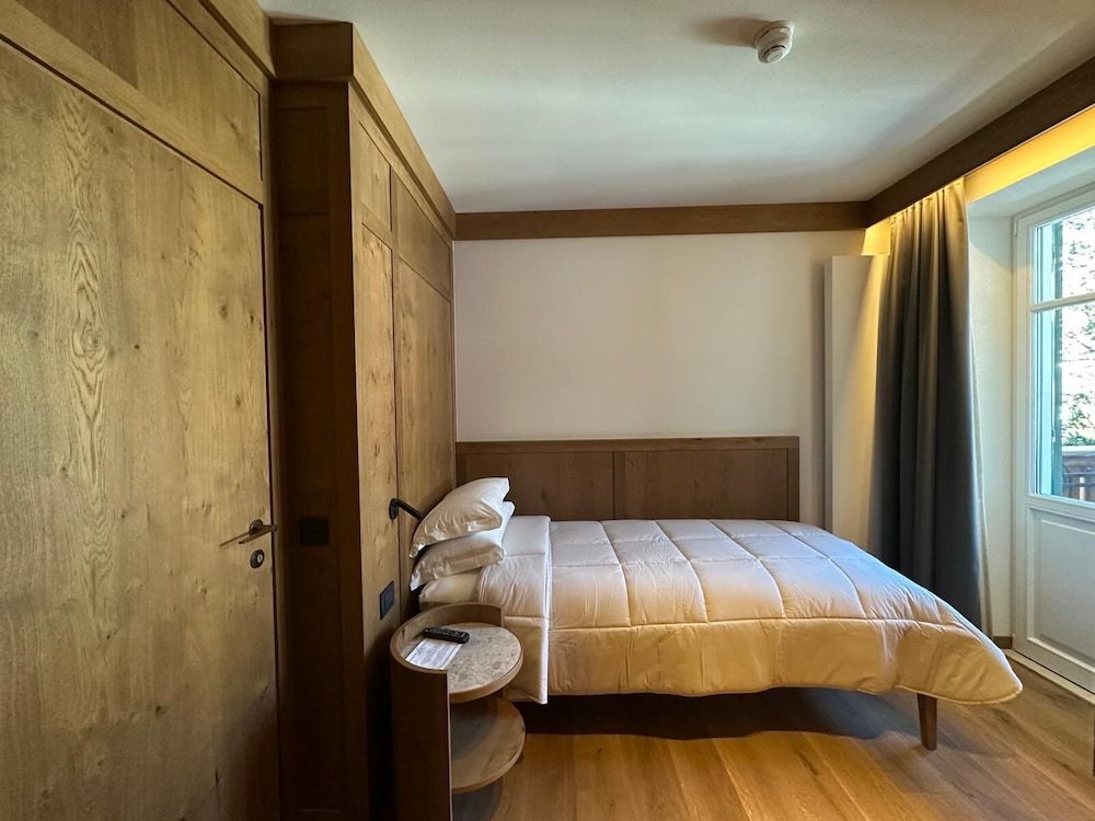 Superior Single Room, Balcony, Mountain View