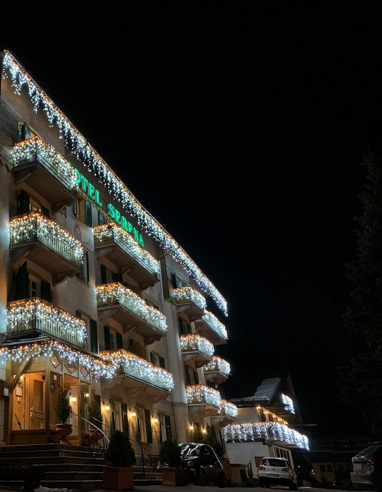 undefined Hotel Serena 7