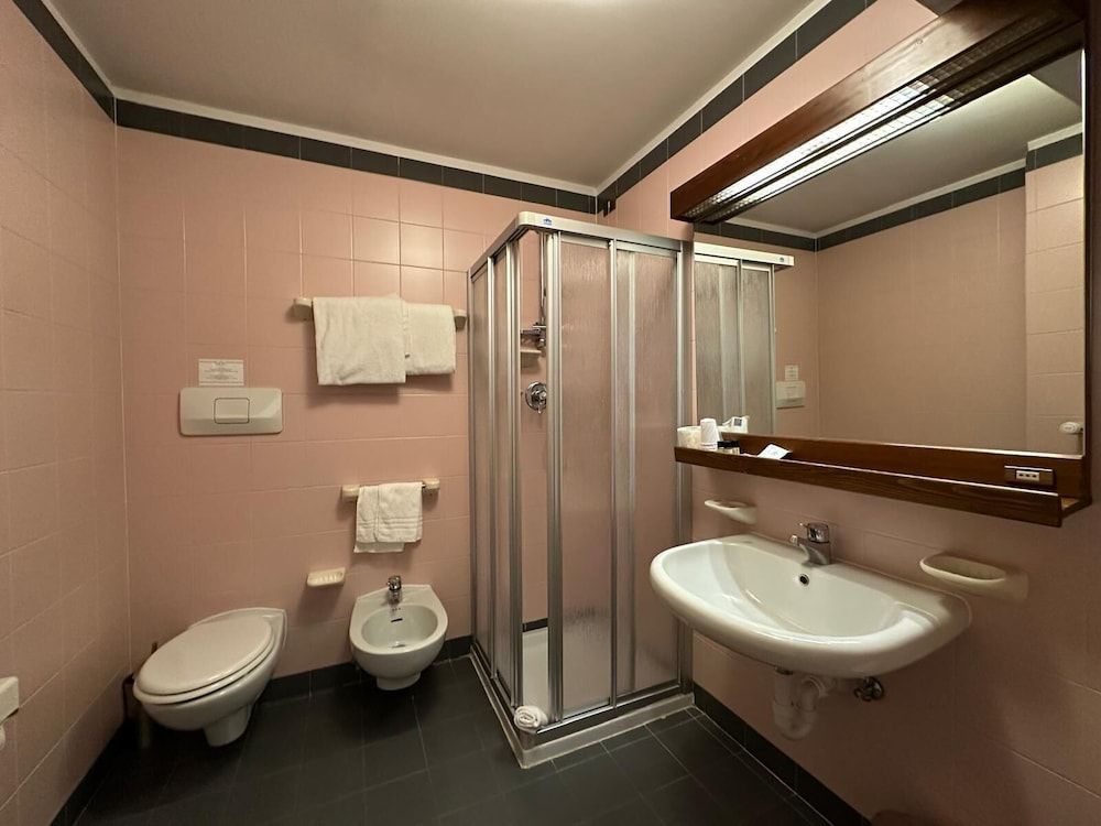 Hotel Serena Classic Double or Twin Room, Mountain View (Attic) 5