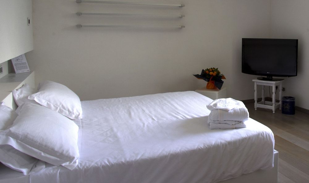 Superior Double or Twin Room, Lake View