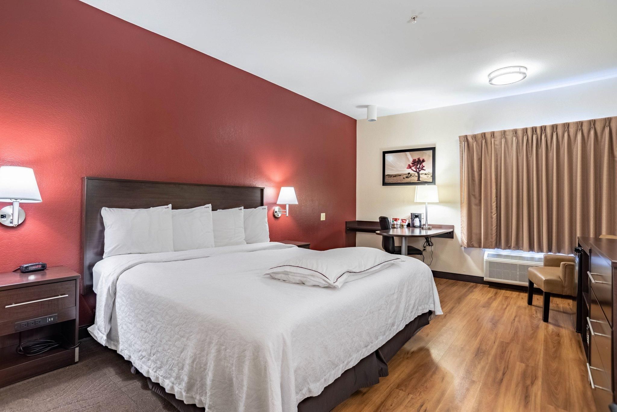 ADA Accessible Premium King Smoke Free (Upgraded Bedding & Snack)