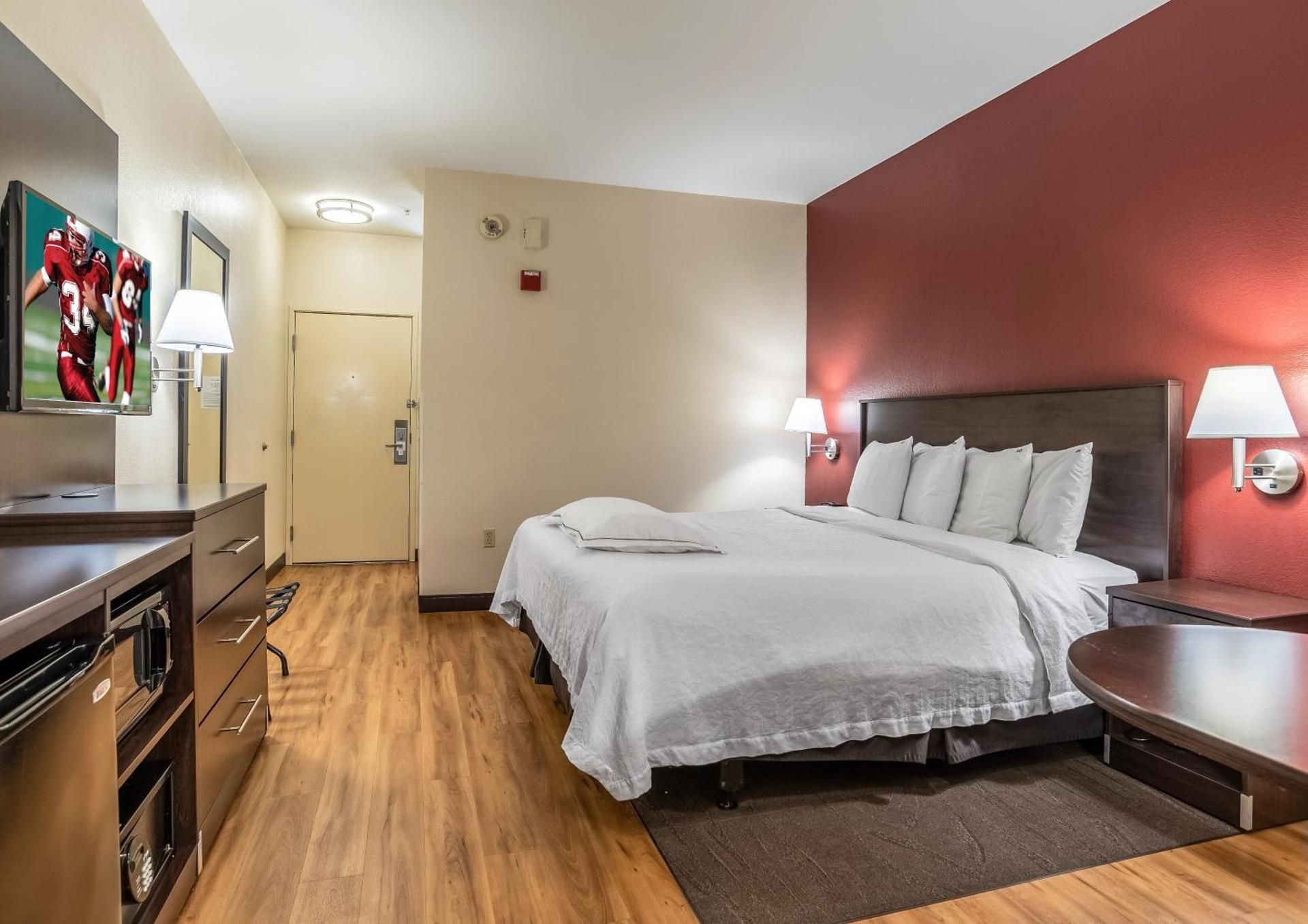 ADA Accessible Premium King Smoke Free (Upgraded Bedding & Snack)