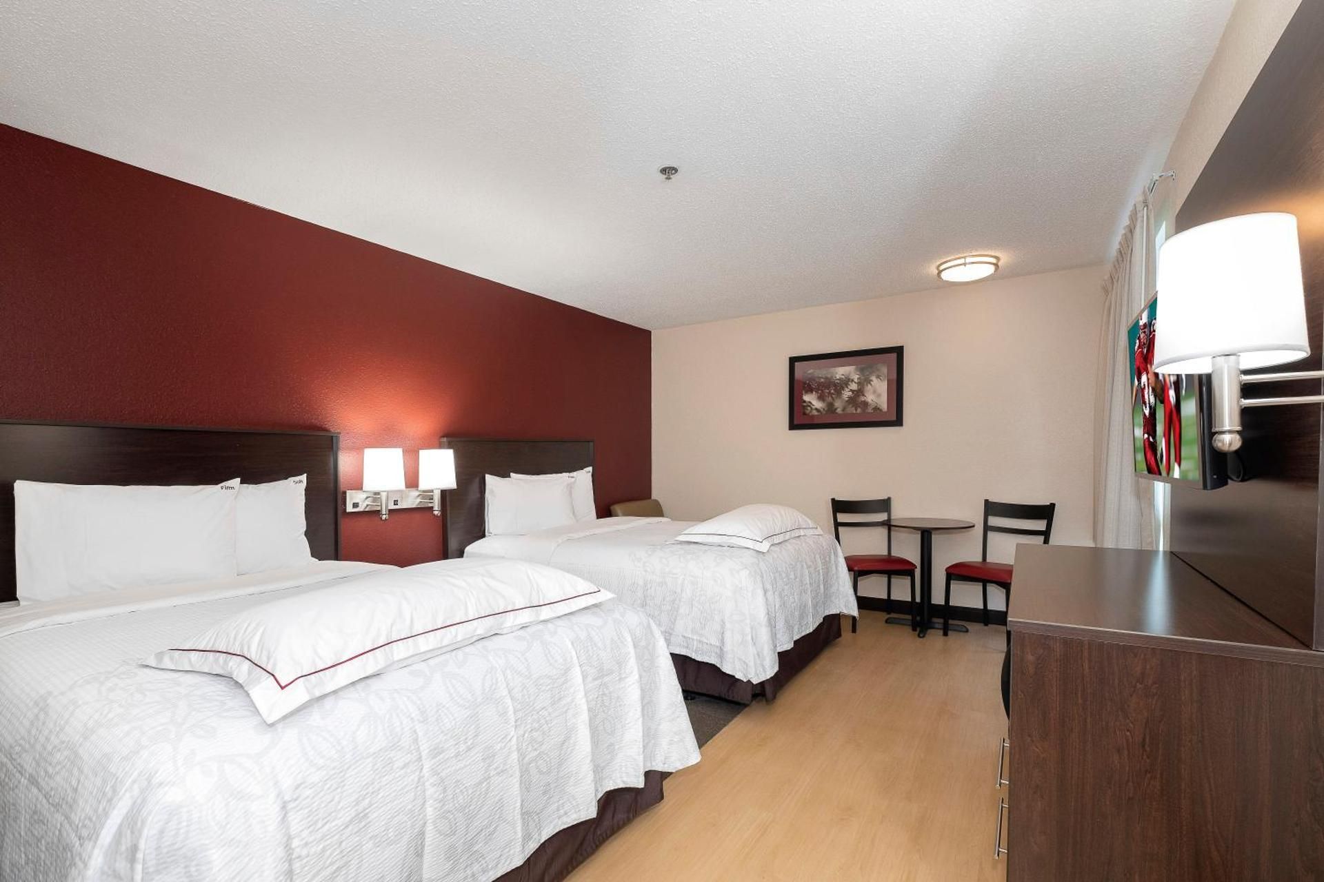 Premium 2 Full Beds Smoke Free (Upgraded Bedding & Snack)