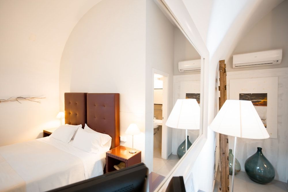 Le Tre Sorelle Standard Double Room, 1 King Bed 10