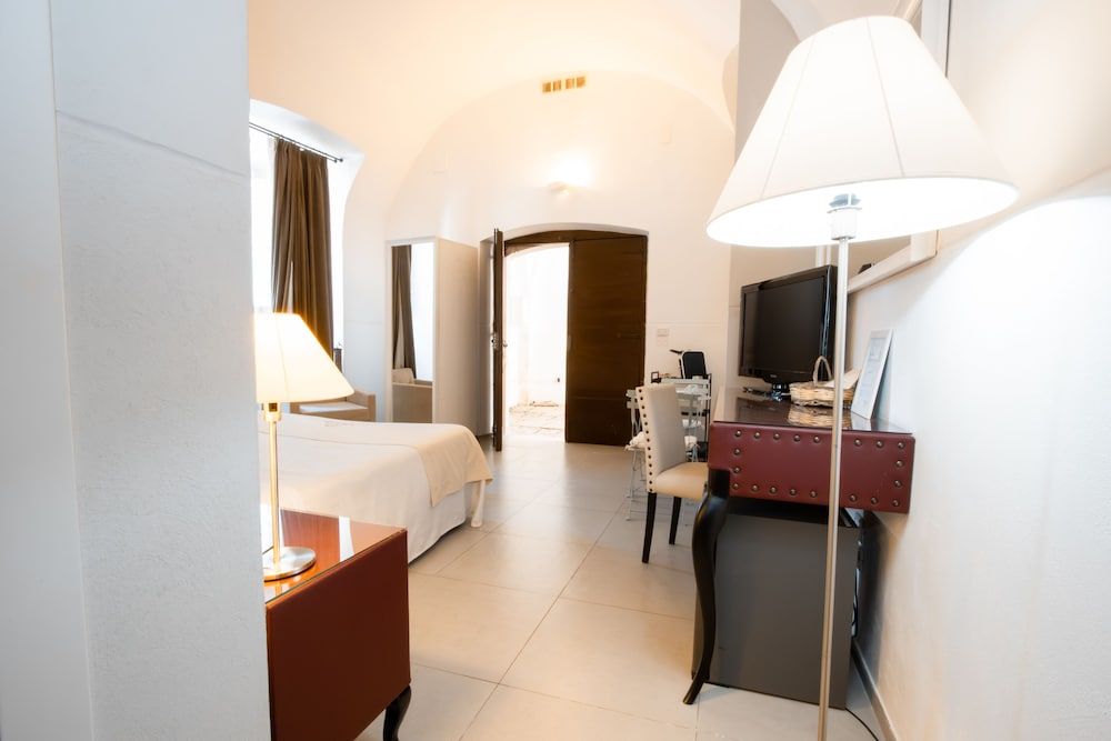 Le Tre Sorelle Standard Double Room, 1 King Bed 23