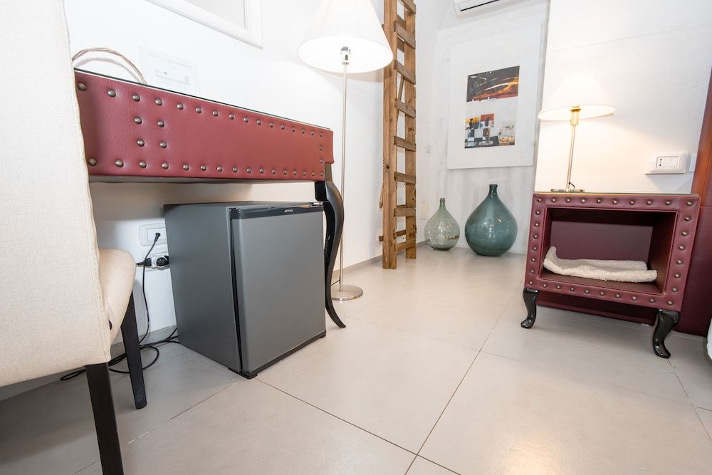 Le Tre Sorelle Standard Double Room, 1 King Bed 17