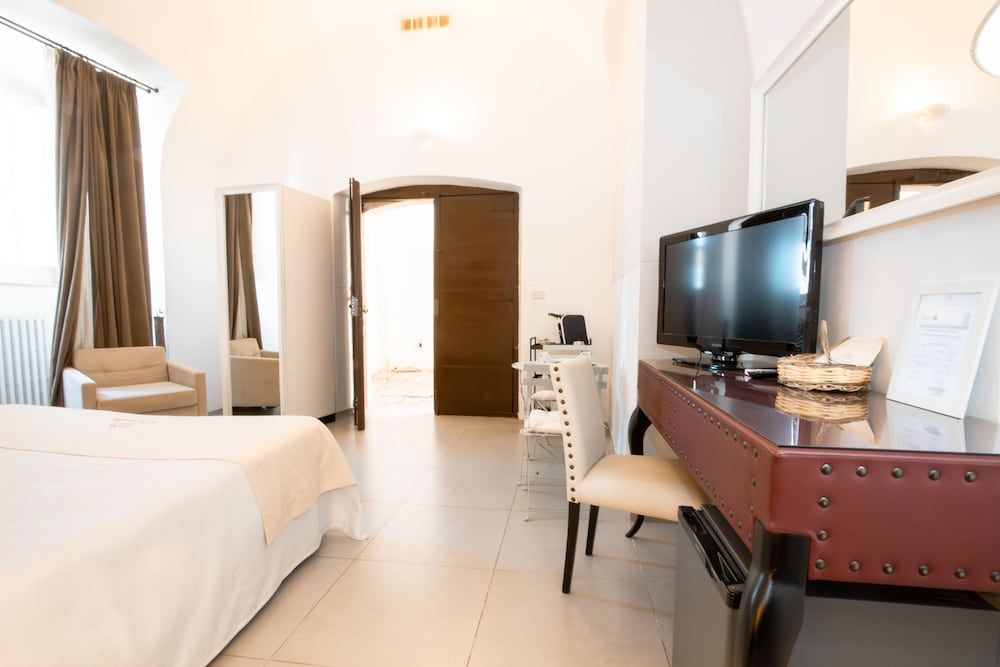Le Tre Sorelle Standard Double Room, 1 King Bed 22
