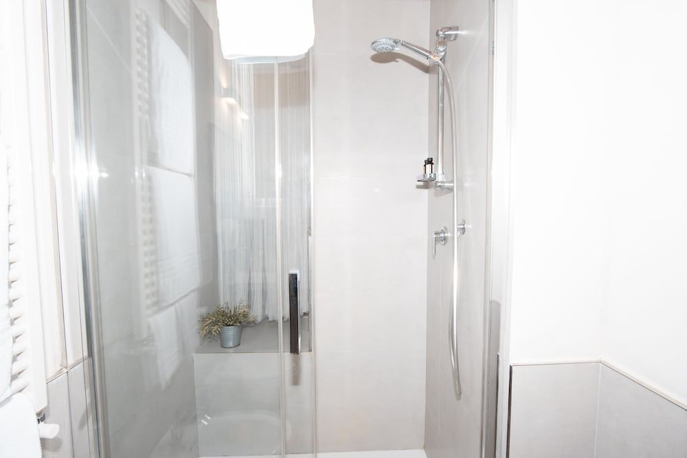 Le Tre Sorelle Standard Double Room, 1 King Bed 14