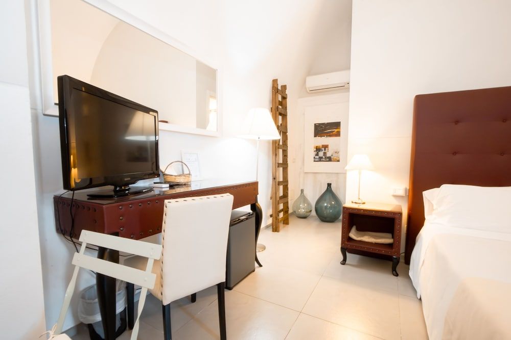 Le Tre Sorelle Standard Double Room, 1 King Bed 25