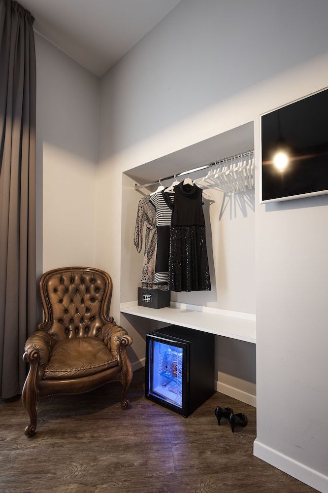 Ara Suite Deluxe Double Room 22