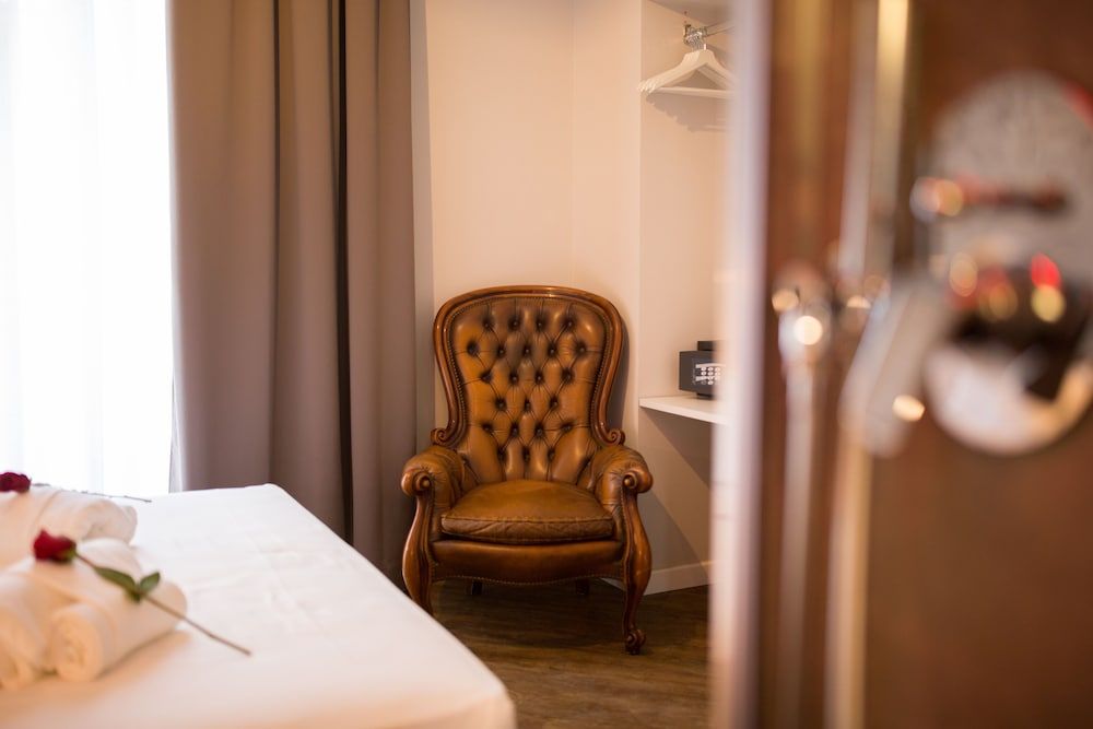 Ara Suite Deluxe Double Room 19