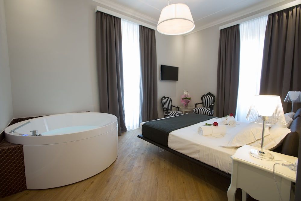 undefined Ara Suite 9