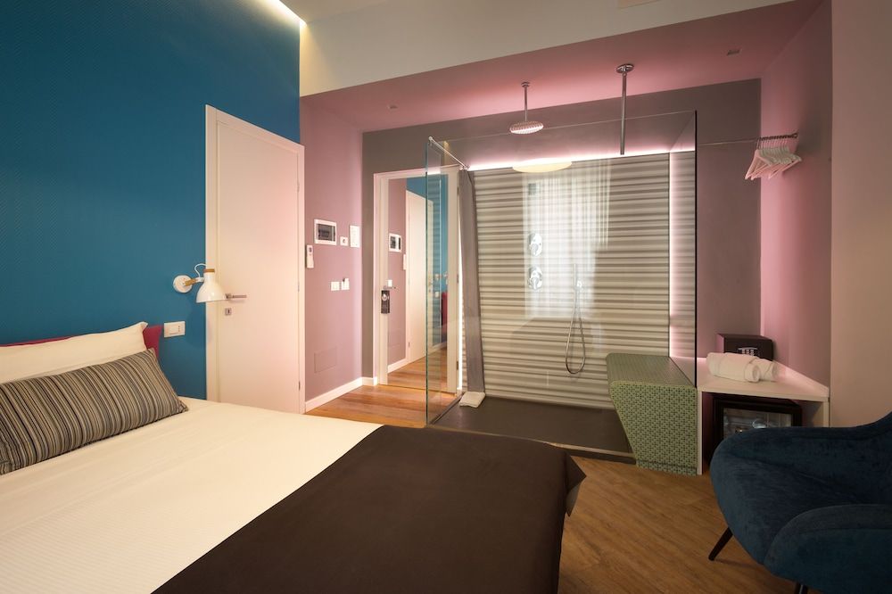 Ara Suite Deluxe Double Room 20