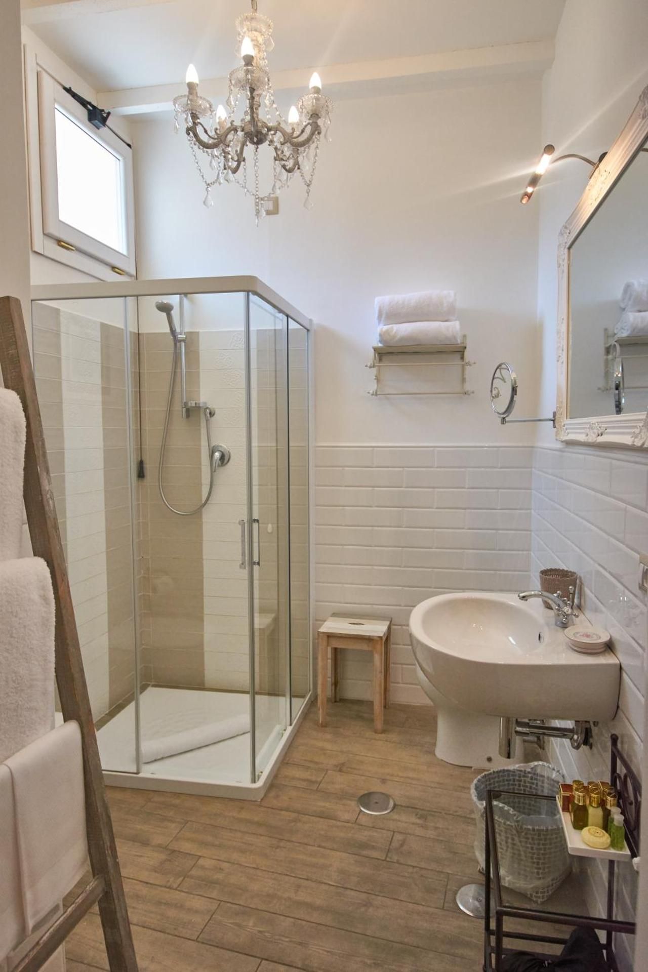 Cas'E Charming House Superior Double or Twin Room 3